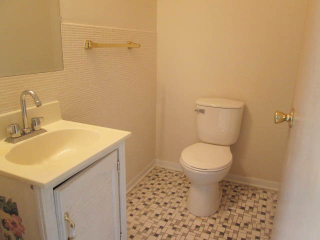 220 Dover Dr, Des Plaines, IL 60018 photo 10