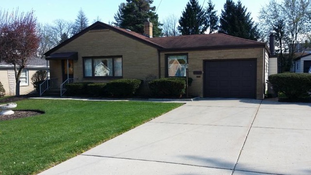 717 Morgan St, Elgin, IL 60123 photo 1