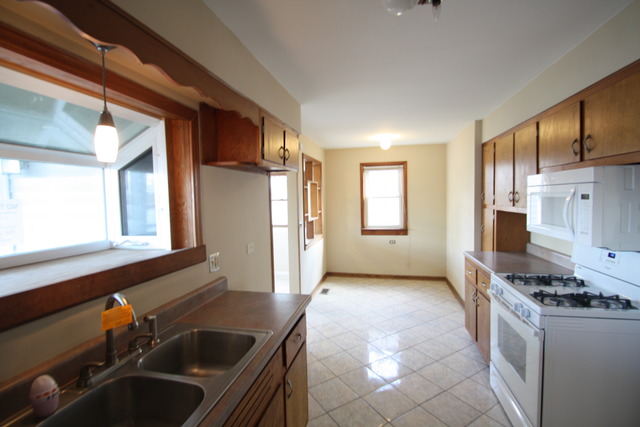 4247 Ruby St, Schiller Park, IL 60176 photo 3