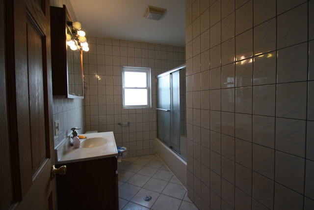 4247 Ruby St, Schiller Park, IL 60176 photo 16