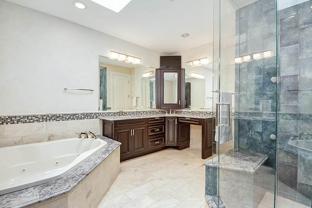 2320 White Oak Dr, Northbrook, IL 60062 photo 14