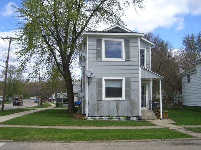136 Deleon St, Ottawa, IL 61350 photo 1