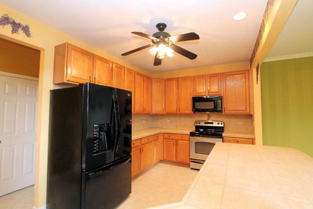 2302 Stonegate Rd, Algonquin, IL 60102 photo 2