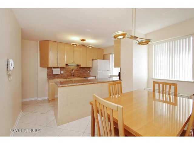 7061 N Kedzie Ave #1615, Chicago, IL 60645 photo 5
