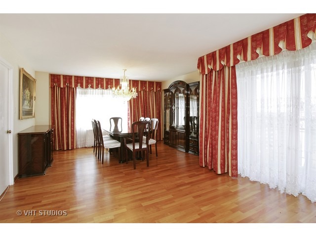 7061 N Kedzie Ave #1615, Chicago, IL 60645 photo 6