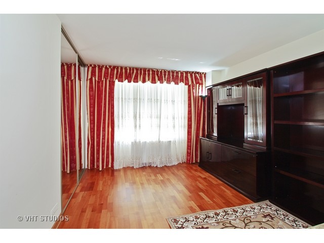7061 N Kedzie Ave #1615, Chicago, IL 60645 photo 10