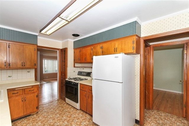 1210 Wayne Dr, Des Plaines, IL 60018 photo 12
