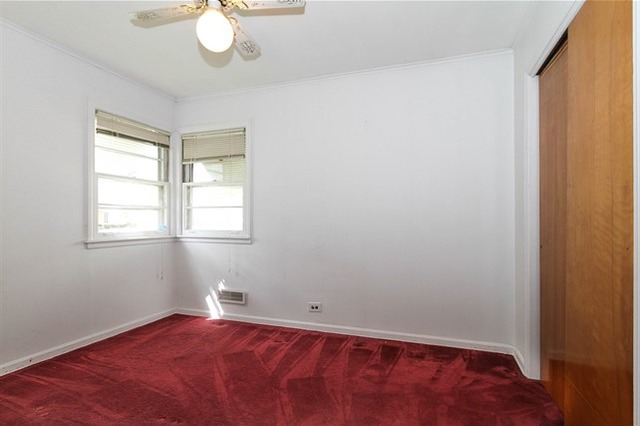 1210 Wayne Dr, Des Plaines, IL 60018 photo 5