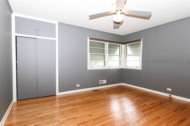 1210 Wayne Dr, Des Plaines, IL 60018 photo 3