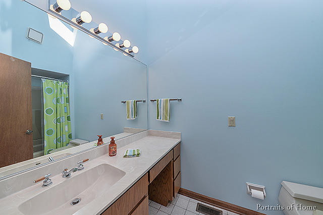 205 White Oak Dr, Wheaton, IL 60187 photo 13