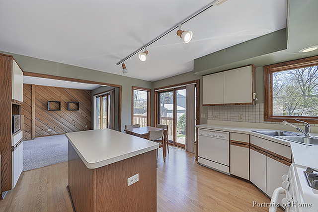 205 White Oak Dr, Wheaton, IL 60187 photo 7