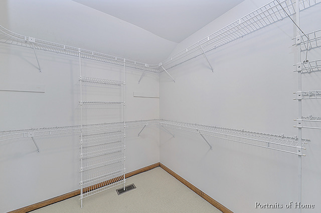 205 White Oak Dr, Wheaton, IL 60187 photo 9