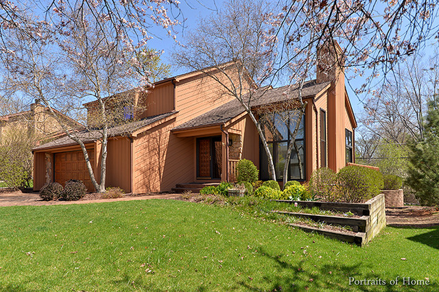 205 White Oak Dr, Wheaton, IL 60187 photo 2