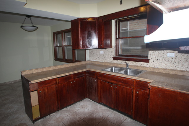 5240 S Artesian Ave, Chicago, IL 60632 photo 3