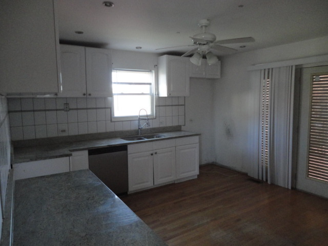 9259 S Michigan Ave, Chicago, IL 60619 photo 6
