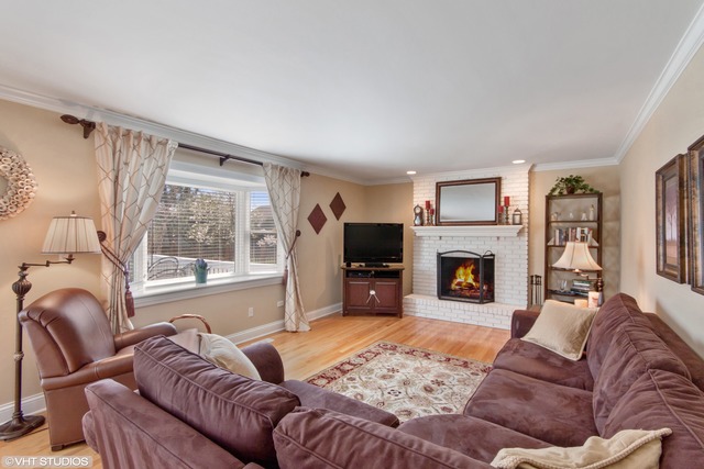 207 Hill Rd, Willowbrook, IL 60527 photo 7