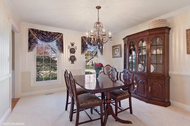 207 Hill Rd, Willowbrook, IL 60527 photo 3