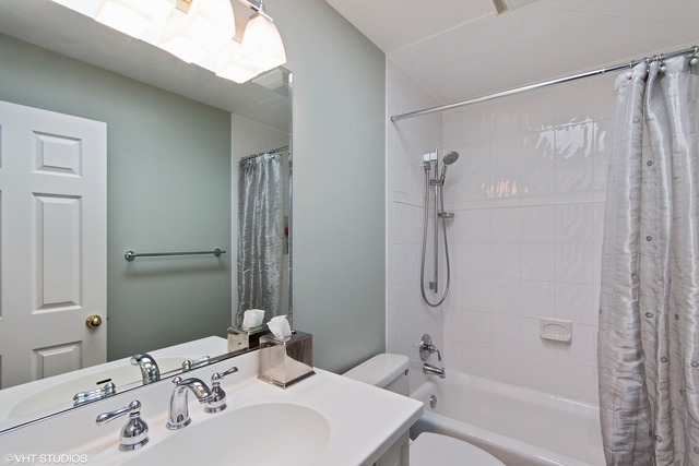 207 Hill Rd, Willowbrook, IL 60527 photo 13