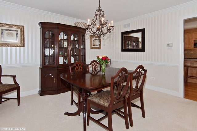207 Hill Rd, Willowbrook, IL 60527 photo 4