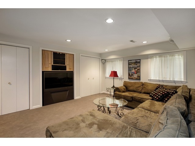 711 Echo Ln, Glenview, IL 60025 photo 12