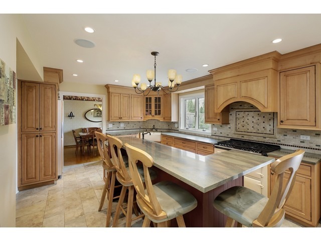 711 Echo Ln, Glenview, IL 60025 photo 4