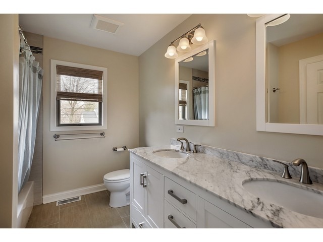 711 Echo Ln, Glenview, IL 60025 photo 11