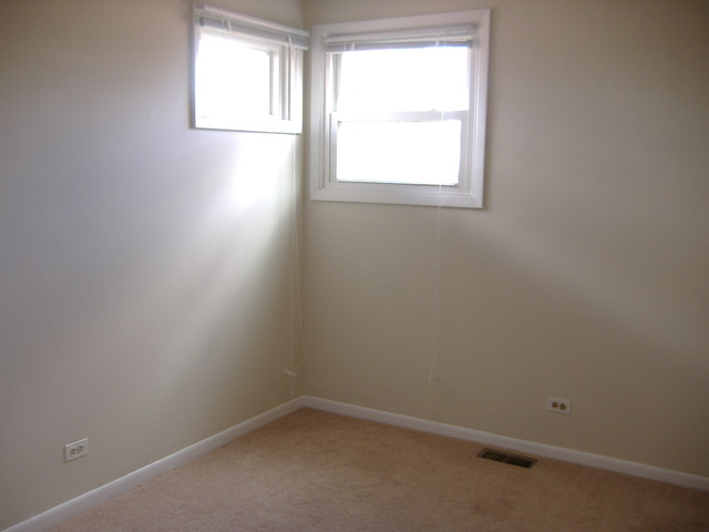 25 Pleasant St, Hoffman Estates, IL 60169 photo 8