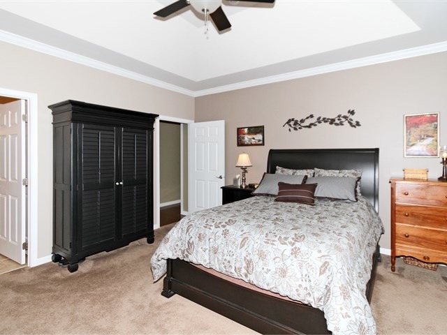 1027 Broadmoor Dr, Elgin, IL 60124 photo 16