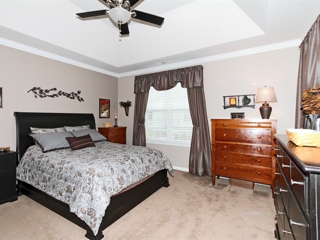 1027 Broadmoor Dr, Elgin, IL 60124 photo 15
