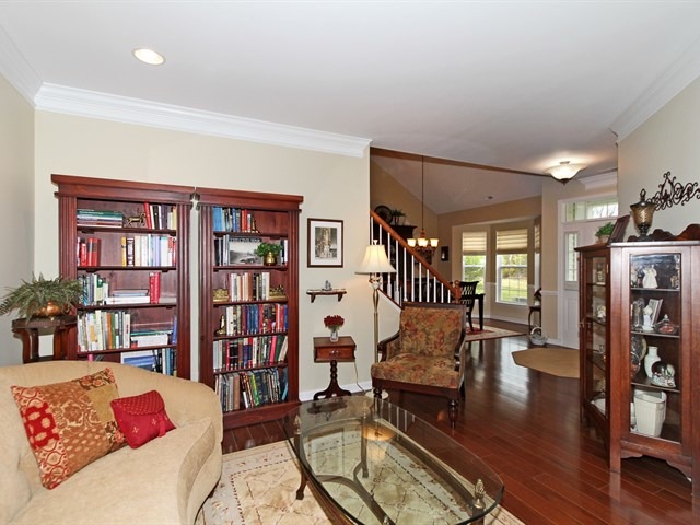 1027 Broadmoor Dr, Elgin, IL 60124 photo 7