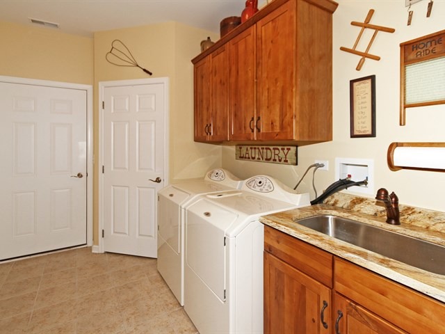 1027 Broadmoor Dr, Elgin, IL 60124 photo 25