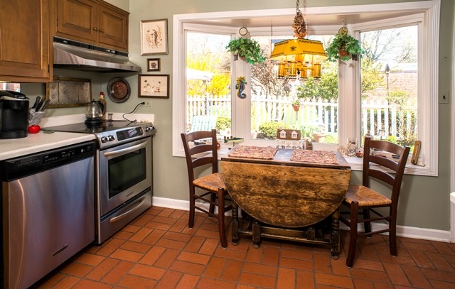 70 Williamsburg Rd, Evanston, IL 60203 photo 4