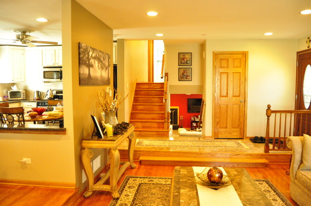 1556 Webster Ln, Des Plaines, IL 60018 photo 4