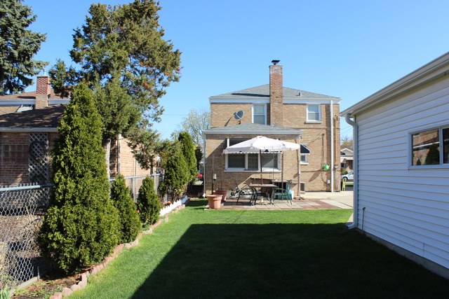 7037 Pershing Rd, Berwyn, IL 60402 photo 24