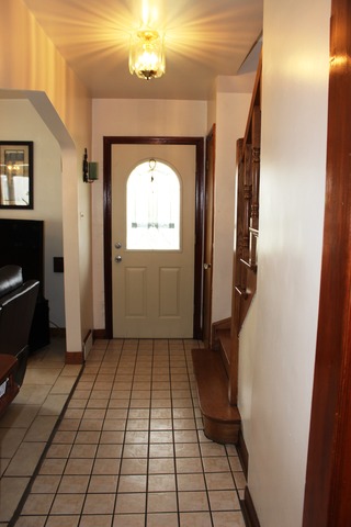 7037 Pershing Rd, Berwyn, IL 60402 photo 2