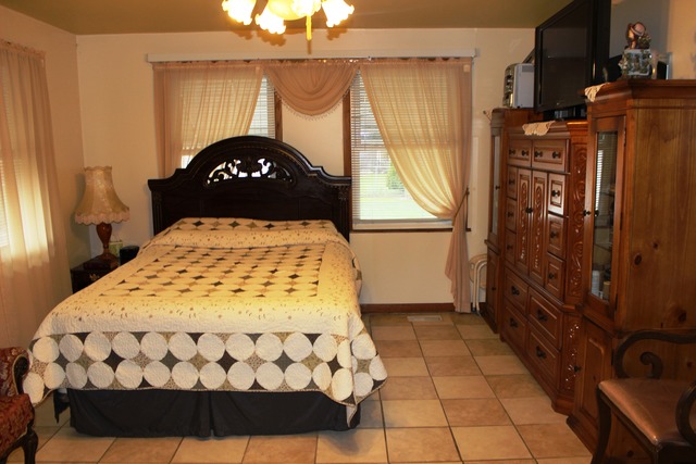7037 Pershing Rd, Berwyn, IL 60402 photo 10