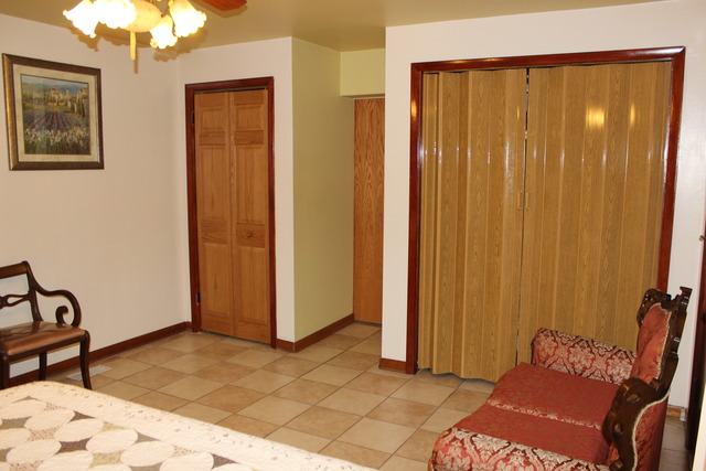 7037 Pershing Rd, Berwyn, IL 60402 photo 11