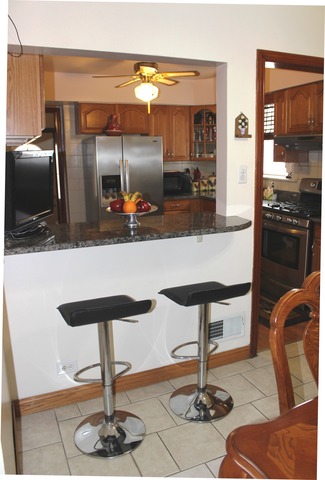 7037 Pershing Rd, Berwyn, IL 60402 photo 7