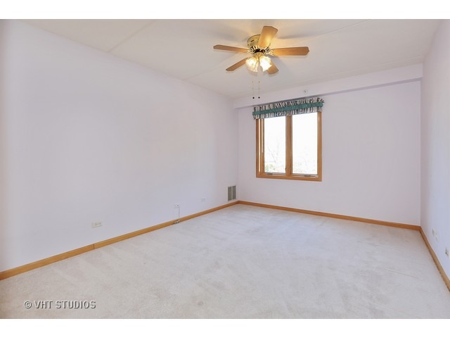 1600 E Thacker St #207, Des Plaines, IL 60016 photo 7
