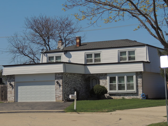 816 Tanglewood Dr, Wheeling, IL 60090 photo 1