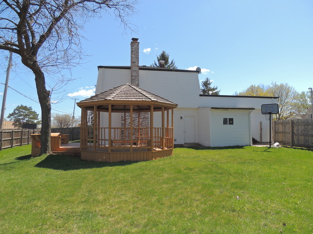 816 Tanglewood Dr, Wheeling, IL 60090 photo 21