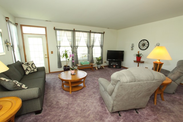 5001 Albany Ct, Plainfield, IL 60586 photo 2