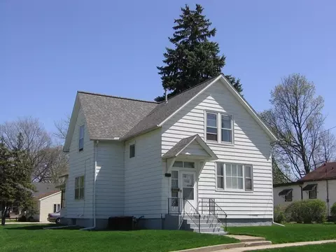 702 State St, Ottawa, IL 61350 photo 1