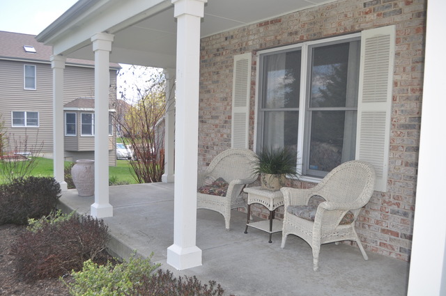 2053 Spaulding Ave, West Dundee, IL 60118 photo 1