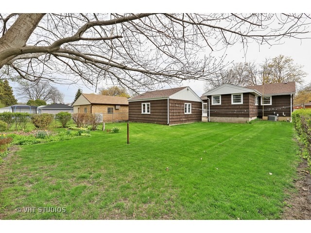 2090 Chase Ave, Des Plaines, IL 60018 photo 11