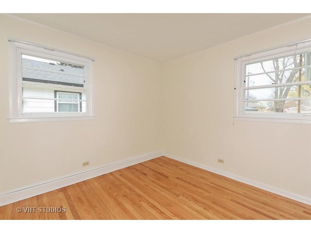 2090 Chase Ave, Des Plaines, IL 60018 photo 8