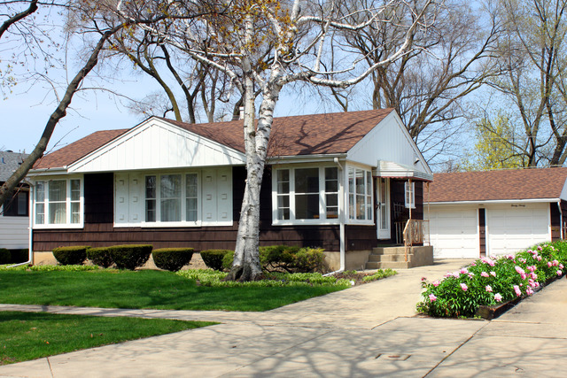 2090 Chase Ave, Des Plaines, IL 60018 photo 1