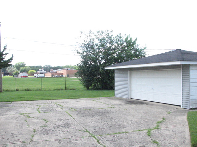 15228 Hamlin Ave, Midlothian, IL 60445 photo 14