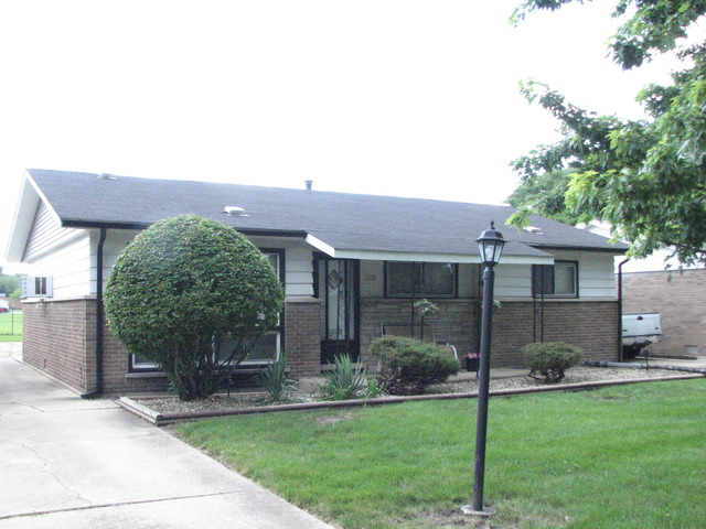 15228 Hamlin Ave, Midlothian, IL 60445 photo 1