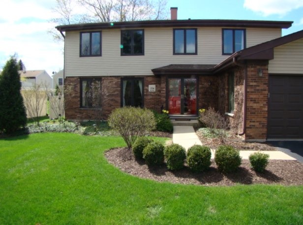 104 Pipers Dr, Bartlett, IL 60103 photo 2